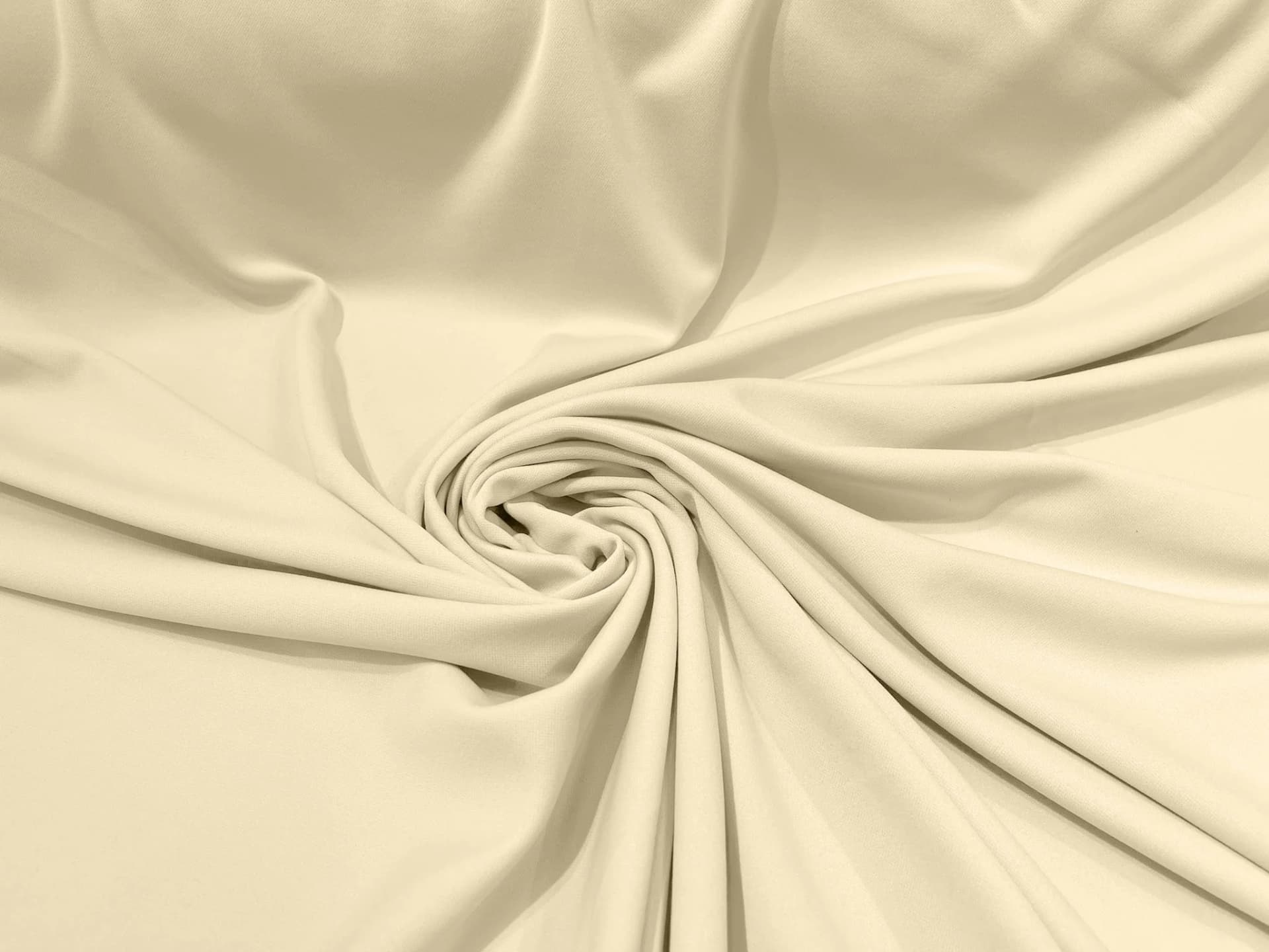 Kreukvrije stoffen: De beste keuzes voor onderhoudsvrije kleding