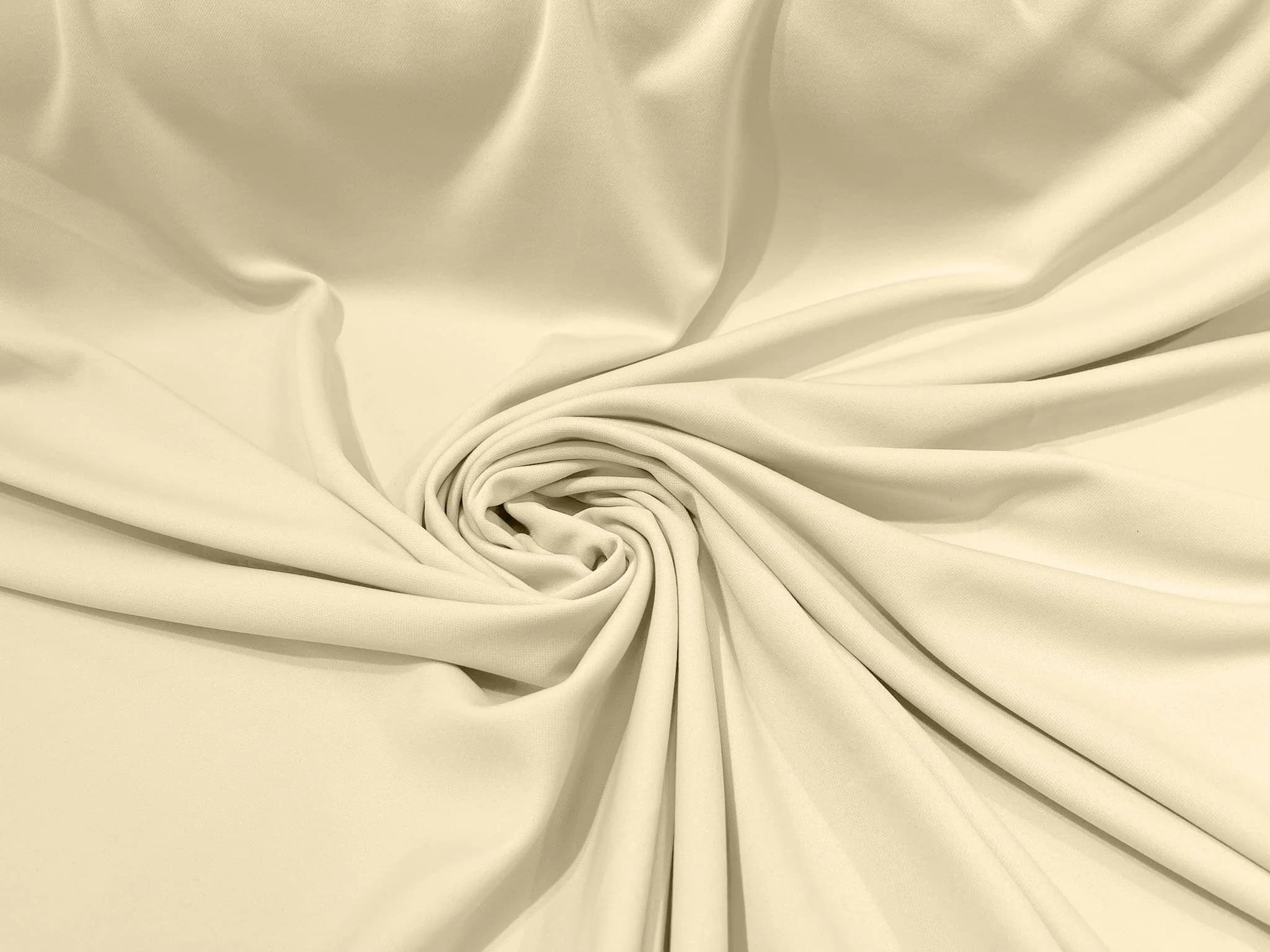 Kreukvrije stoffen: De beste keuzes voor onderhoudsvrije kleding